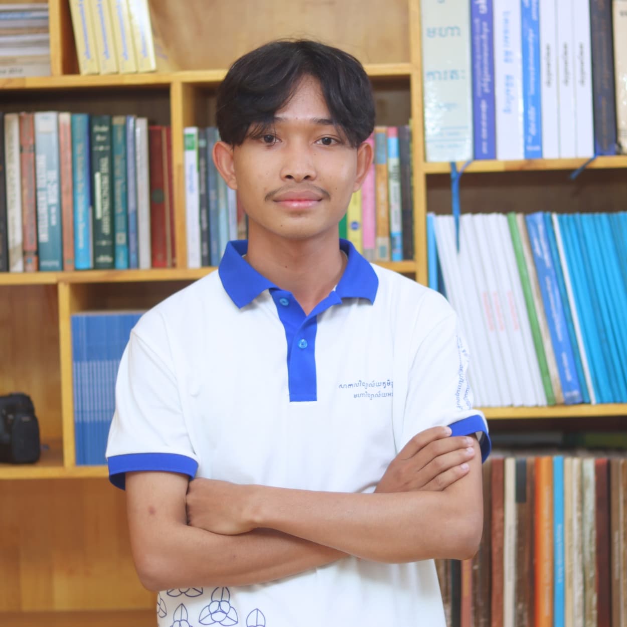 លោក ពេជ្រ លីហ៊ាង